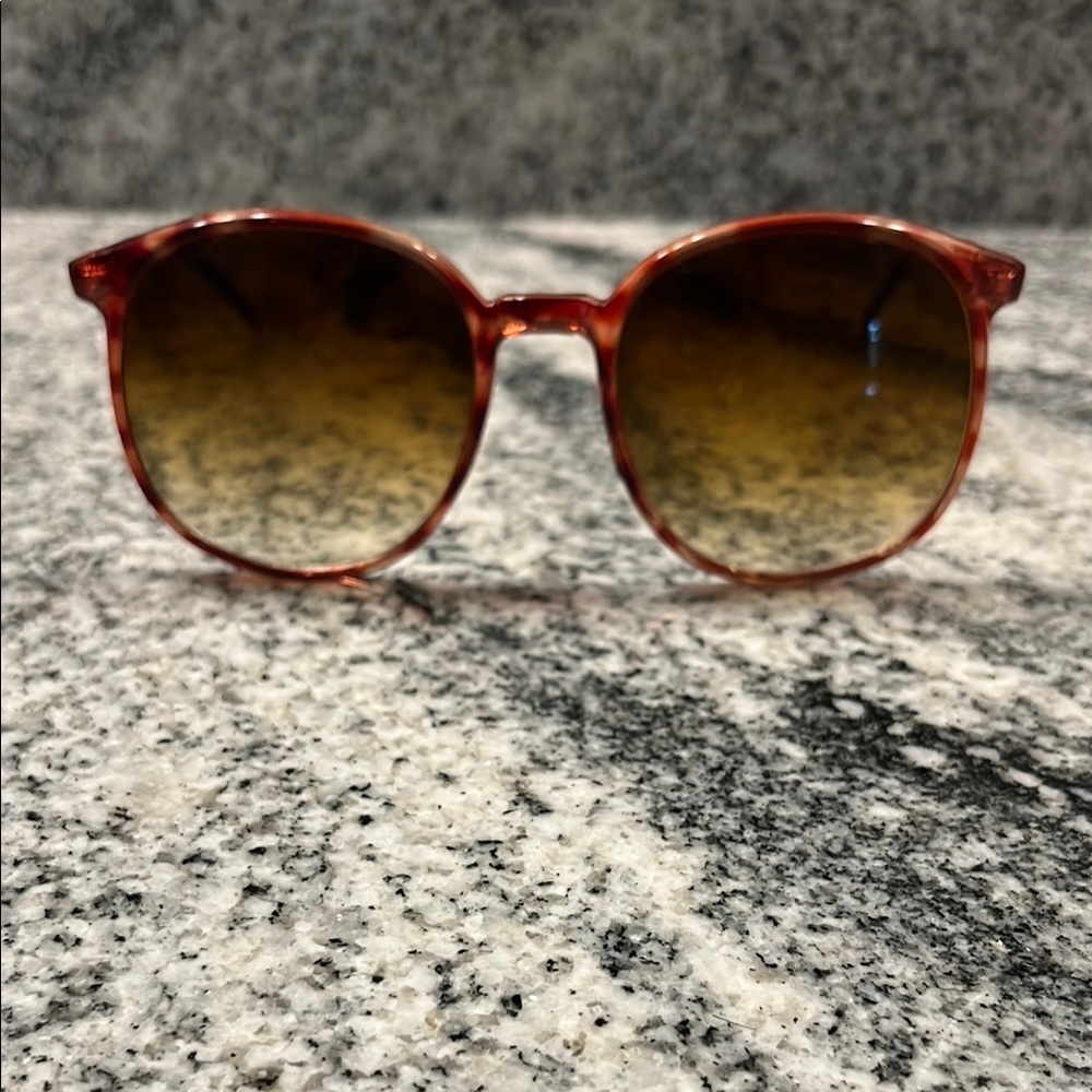 Vintage Designer Tortoise Shell Sunglasses 🕶️ Lightweight Rims Brown Gradient